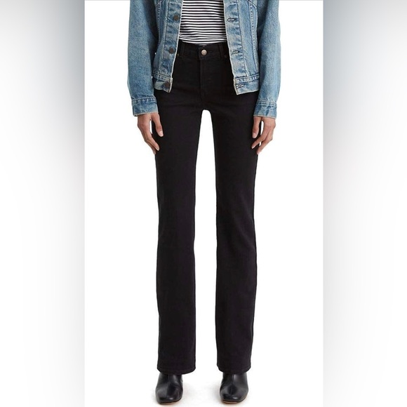 Woman’s Levi’s Black Classic Bootcut Jean Size 8, W 29,L32 - Picture 1 of 12